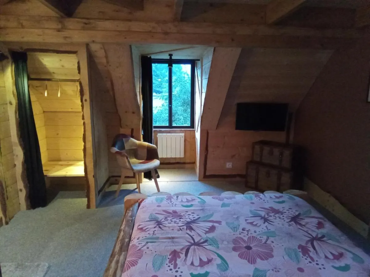L' Auberge Du Chateau Génos Hotel