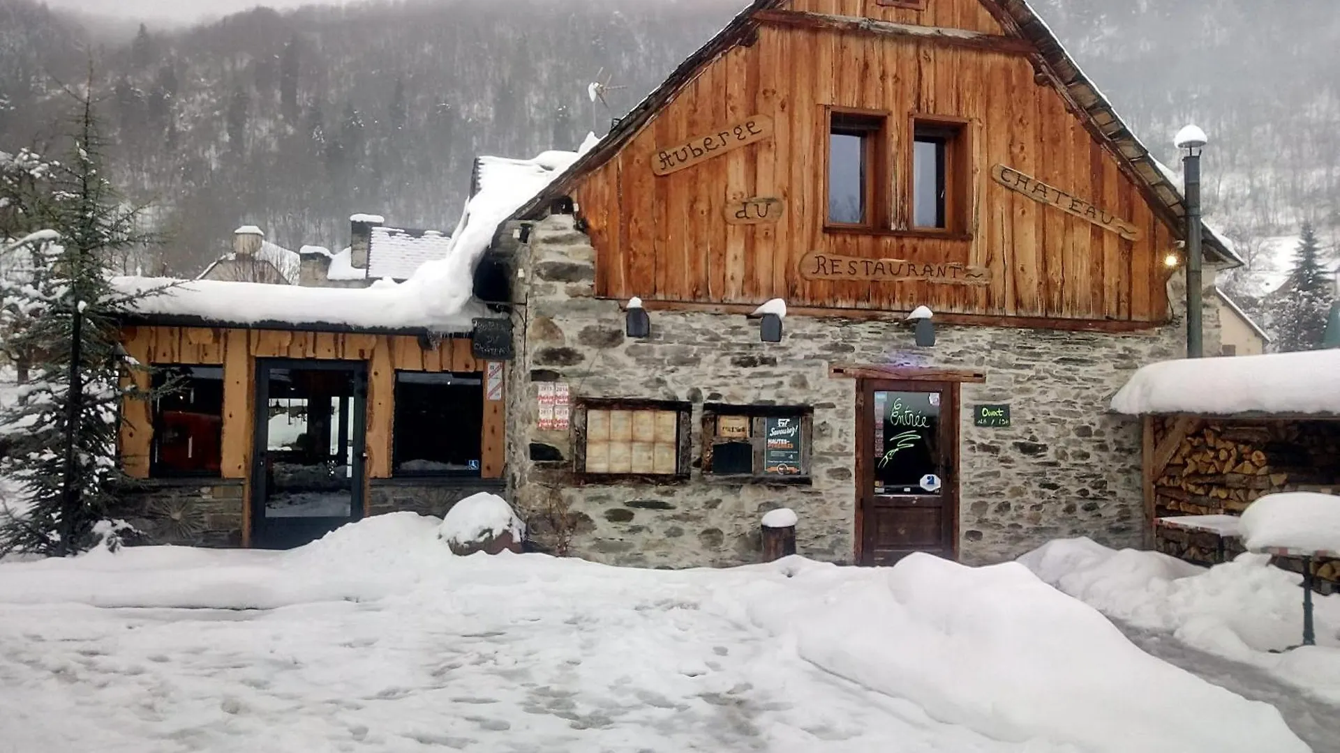 L' Auberge Du Chateau Génos